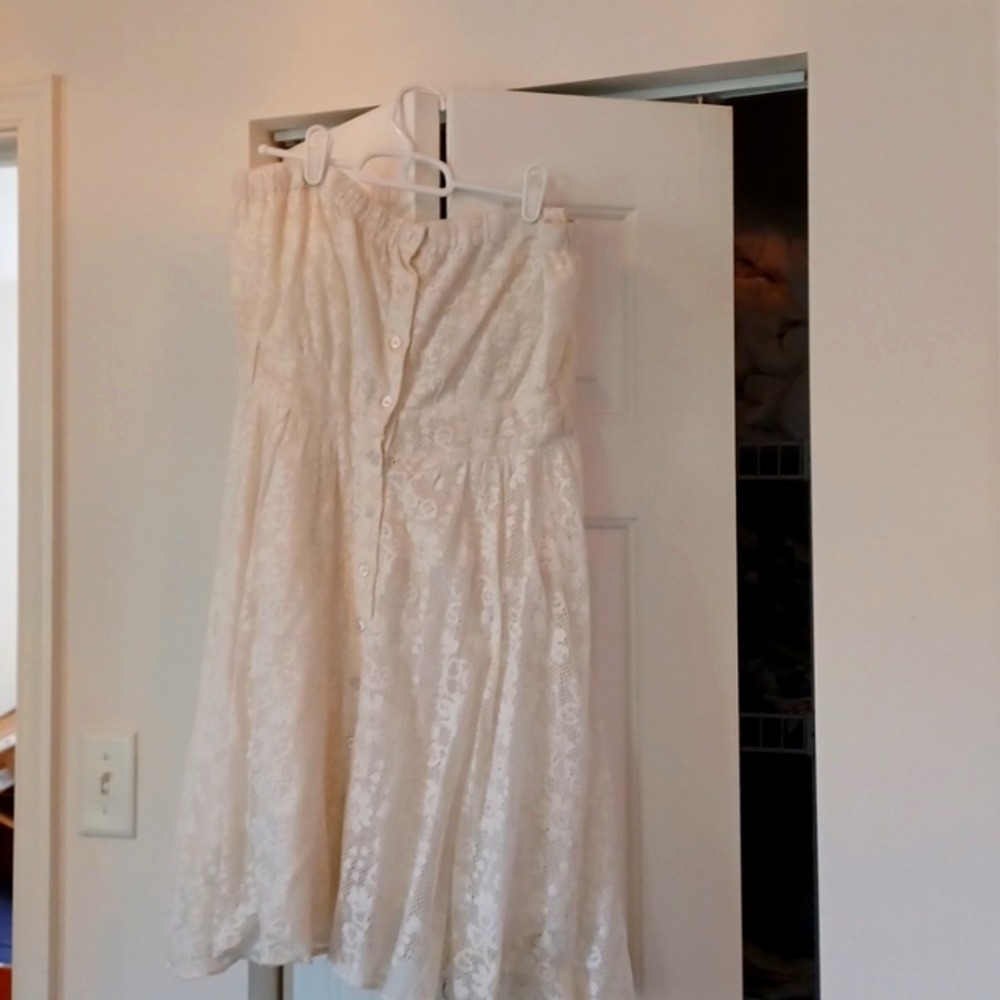Cream kniit lace strapless mini